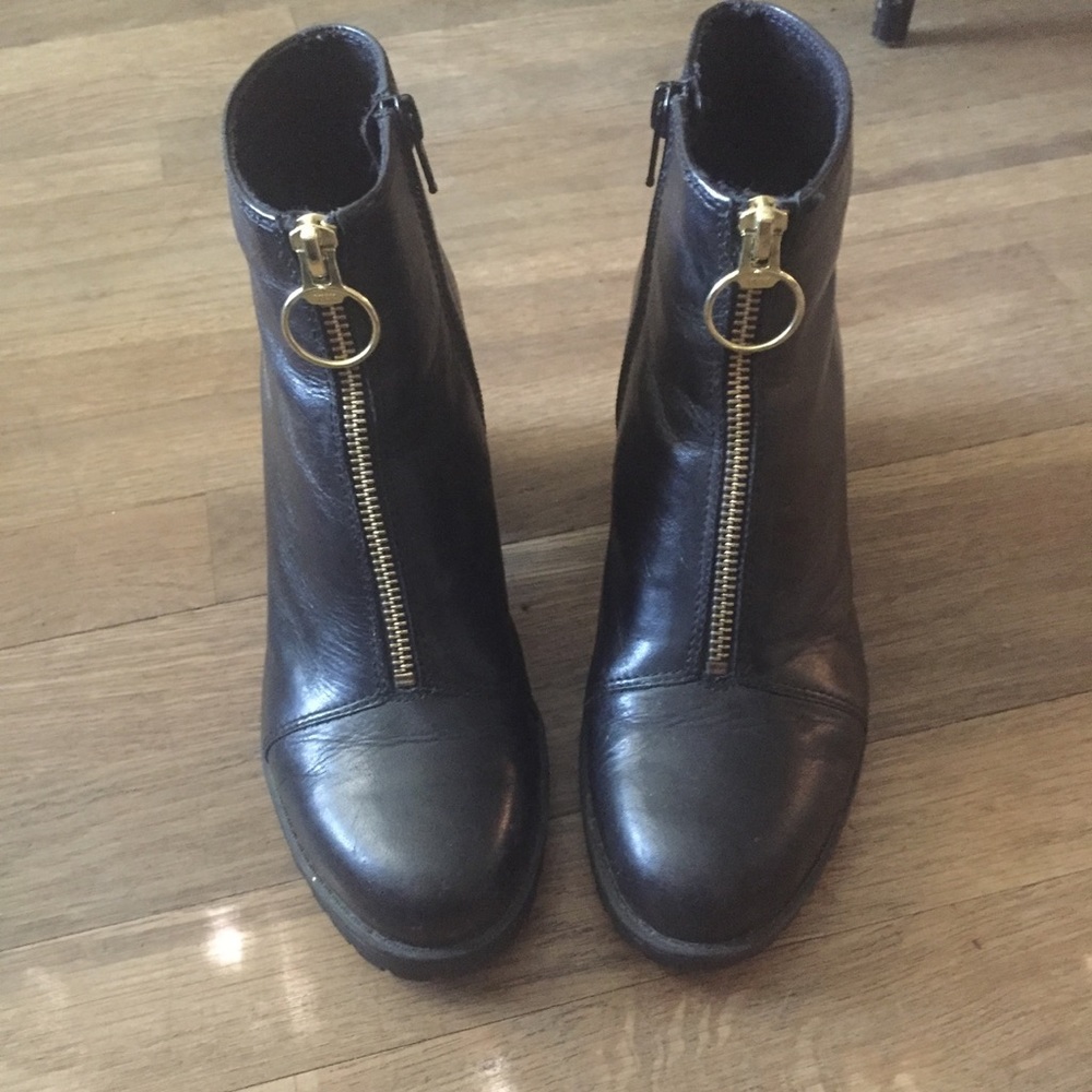 Vagabond urban outfitters black ankle boots
